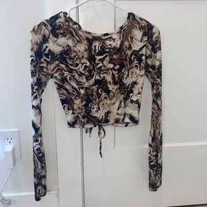 Abstract tie back crop shirt